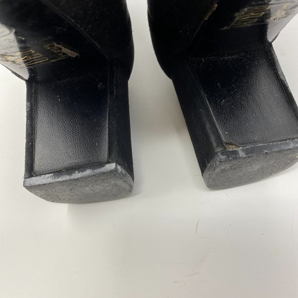 chanel suede ankle boots w/ interlocking cc logo - Picture 8 of 9